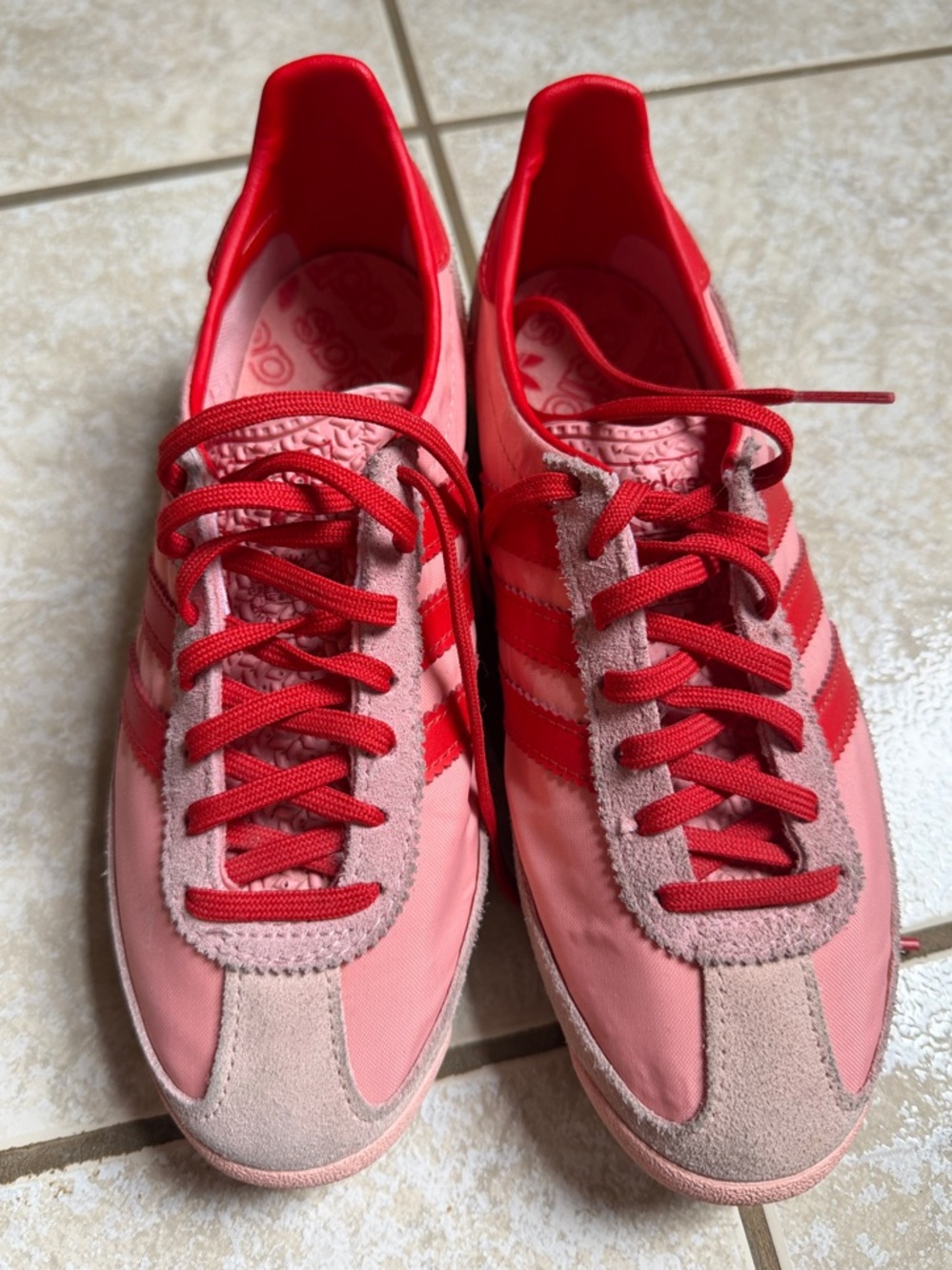 Adidas Originals SL72 OG snakers in pink and red